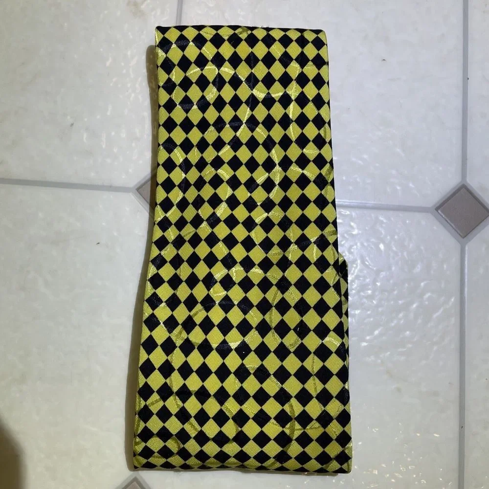 Brioni Men's Silk Neck Tie Gold Geometric Pattern Made‎ In Italy